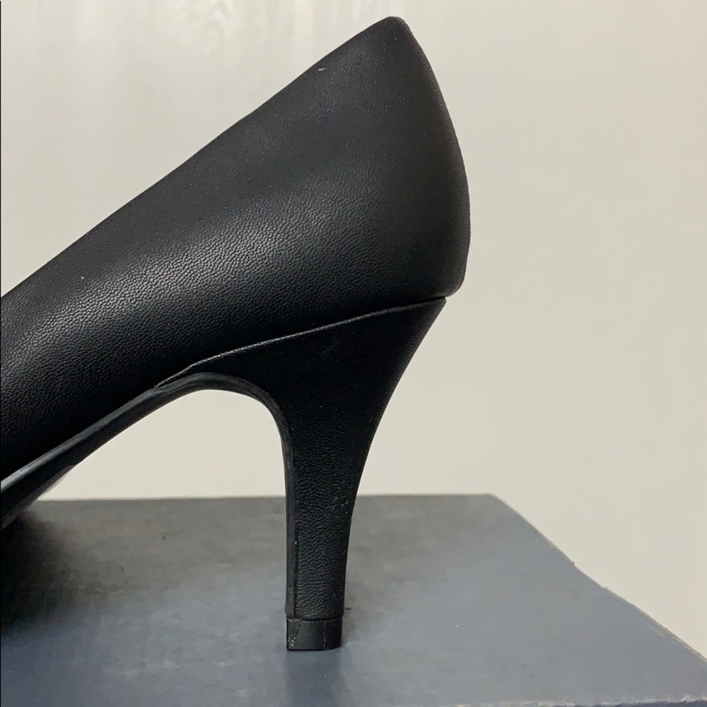 Black pumps - Picture 3 of 9